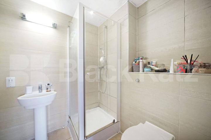 Modern 2 bed 2 bath property within a secure new development  York Way, Islington