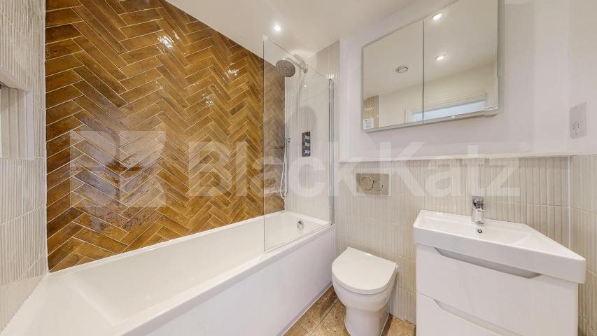 Two Bedroom, Two Bathroom Apartment – Bethnal Green Road, E2 Bethnal Green Road, Bethnal Green Road