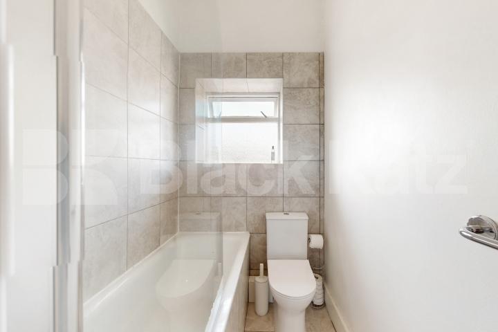 			1 Bedroom, 1 bath, 1 reception Flat			 Crouch End Hill, Crouch End