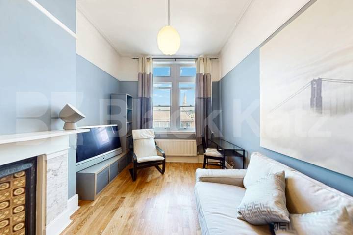 			1 Bedroom, 1 bath, 1 reception Flat			 Crouch End Hill, Crouch End