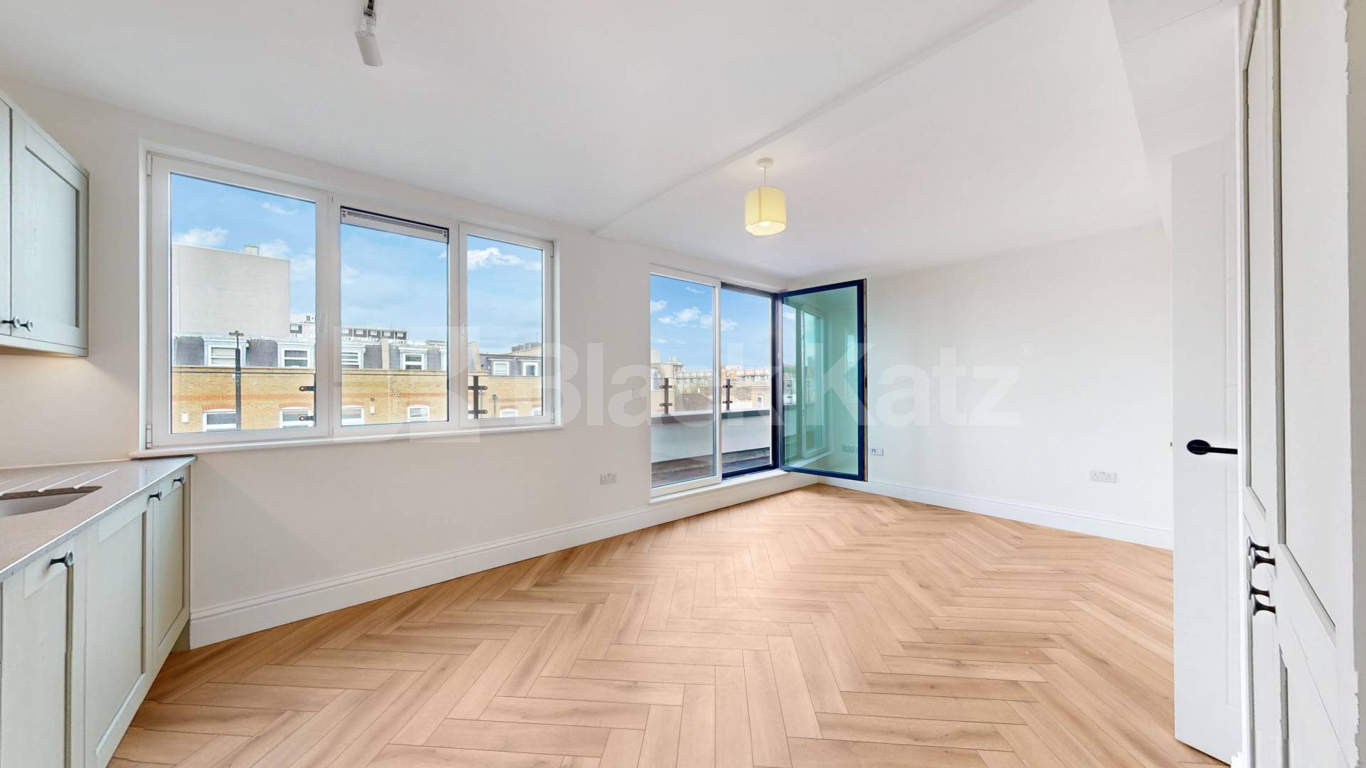 Newly refurbished penthouse located on Bethnal Green Road Bethnal Green Road, Bethnal Green
