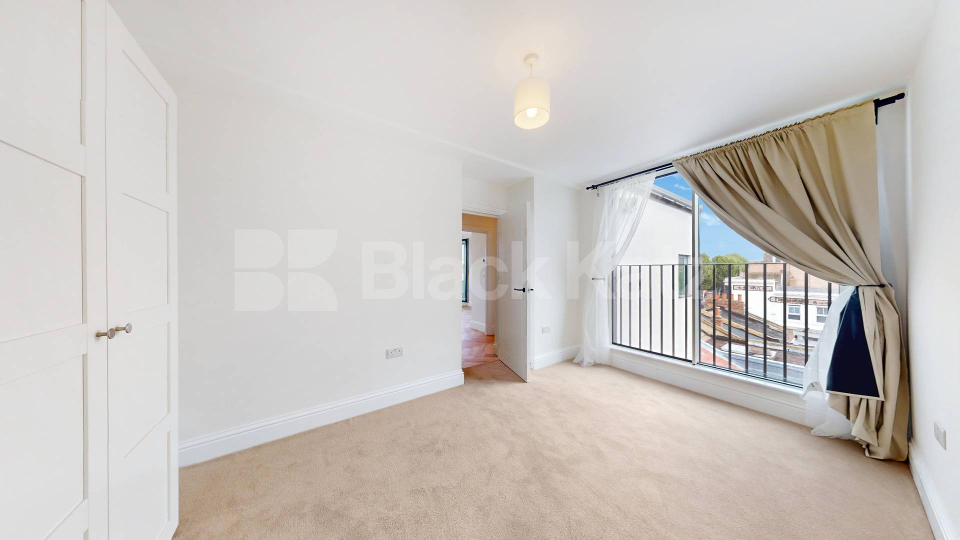 Newly refurbished penthouse located on Bethnal Green Road Bethnal Green Road, Bethnal Green