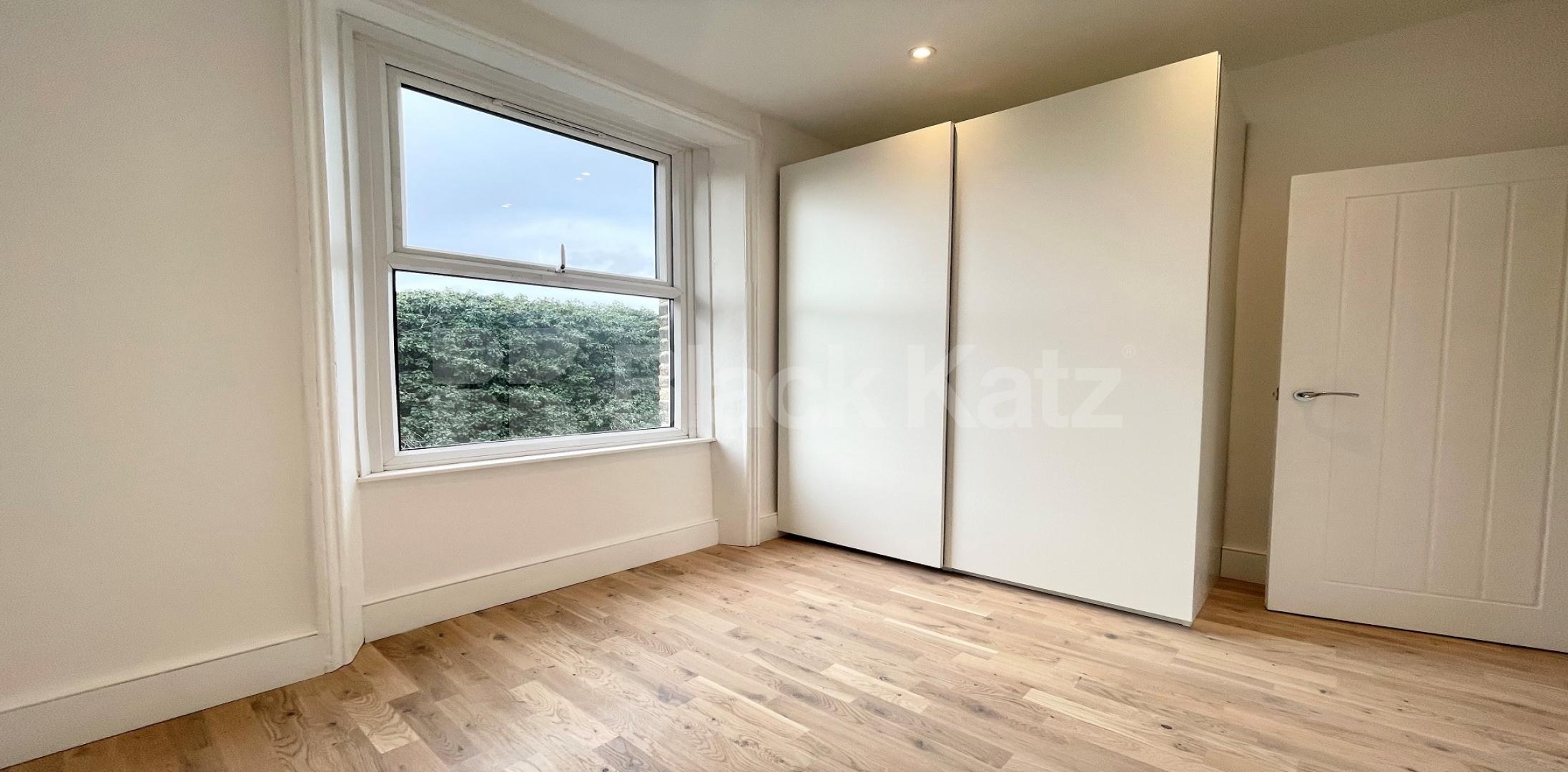 			LET , 2 Bedroom, 1 bath, 1 reception Apartment			 Flaxman Road , Loughborough Junction 