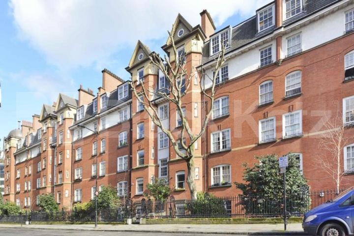 Located only a few minutes to St Pancras & Kings Cross Stations  Flaxman Terrence, Kings Cross / Bloomsbury