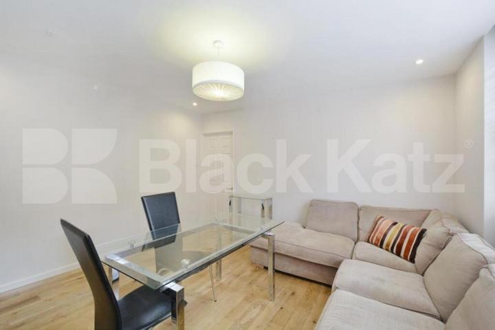 Located only a few minutes to St Pancras & Kings Cross Stations  Flaxman Terrence, Kings Cross / Bloomsbury