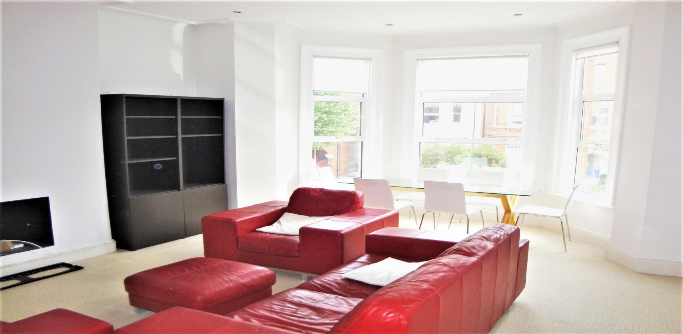 			PRIVATE ROOF TERRACE  , 3 Bedroom, 1 bath, 1 reception Flat			 Fordwych Road, WEST HAMPSTEAD / KILBURN