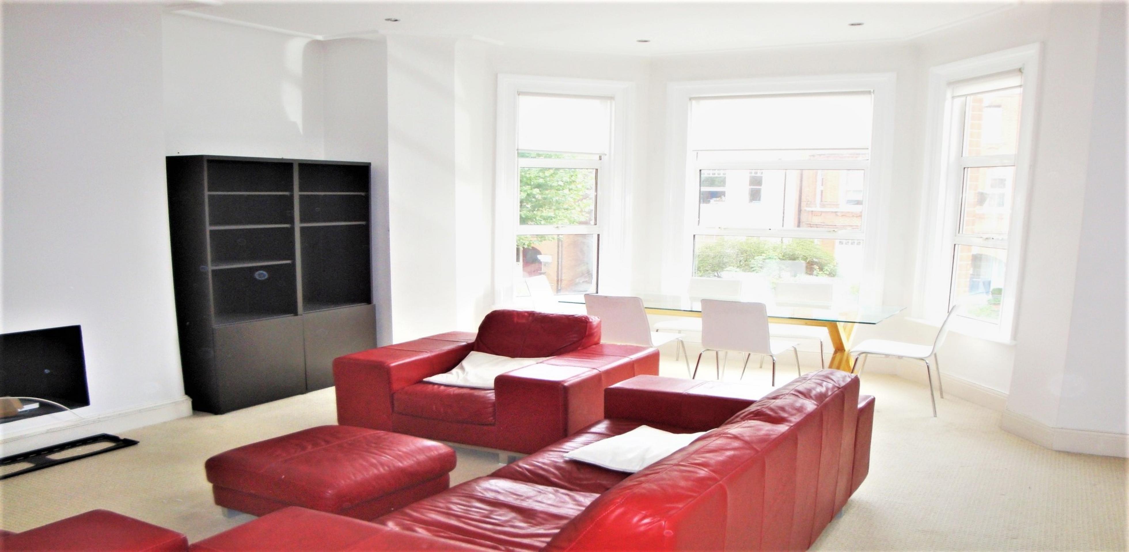 			PRIVATE ROOF TERRACE  , 3 Bedroom, 1 bath, 1 reception Flat			 Fordwych Road, WEST HAMPSTEAD / KILBURN NW2