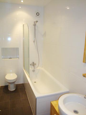 			NEW INSTRUCTION (PRIVATE ROOF TERRACE)   , 3 Bedroom, 1 bath, 1 reception Flat			 Fordwych Road, WEST HAMPSTEAD/KILBURN