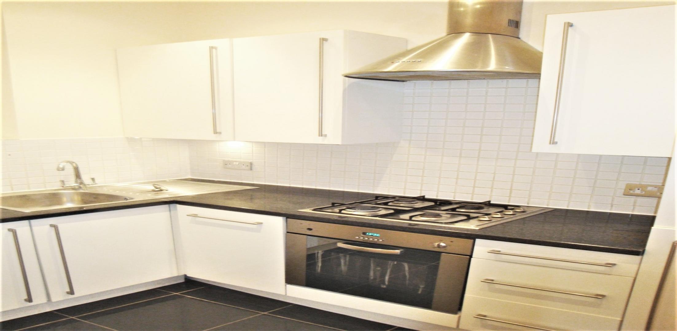 			PRIVATE ROOF TERRACE  , 3 Bedroom, 1 bath, 1 reception Flat			 Fordwych Road, WEST HAMPSTEAD / KILBURN