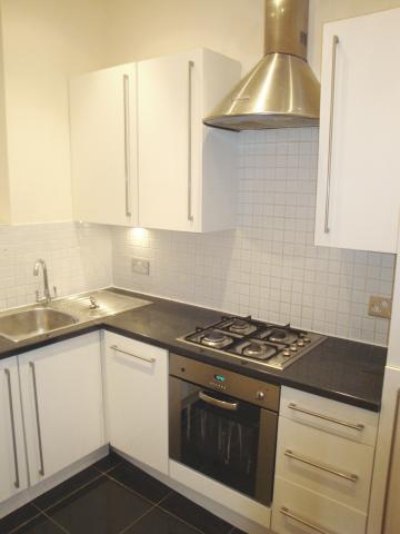 			NEW INSTRUCTION (PRIVATE ROOF TERRACE)   , 3 Bedroom, 1 bath, 1 reception Flat			 Fordwych Road, WEST HAMPSTEAD/KILBURN