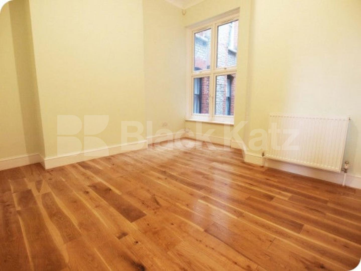 			New Instruction!, 3 Bedroom, 1 bath, 1 reception Flat			 Fortis Green Road, Muswell Hill