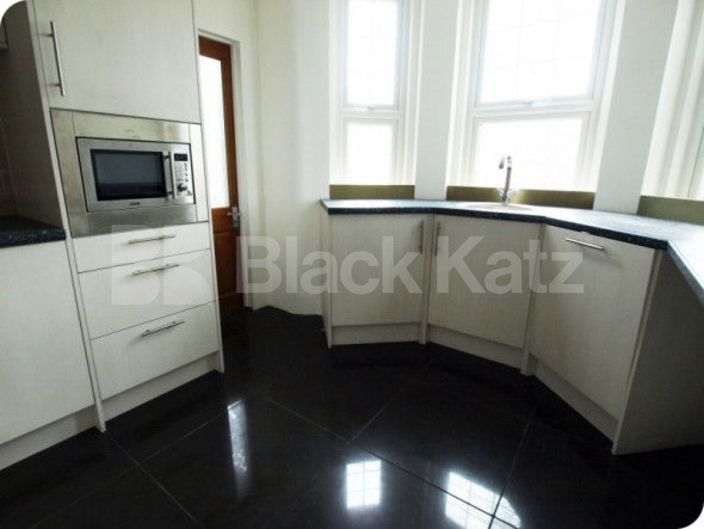 			New Instruction!, 3 Bedroom, 1 bath, 1 reception Flat			 Fortis Green Road, Muswell Hill