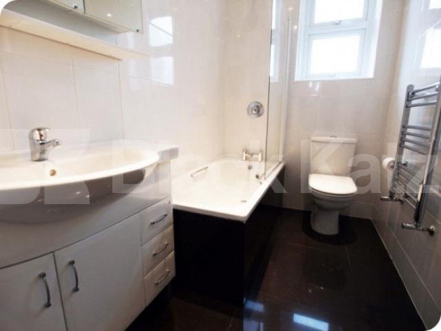 			New Instruction!, 3 Bedroom, 1 bath, 1 reception Flat			 Fortis Green Road, Muswell Hill