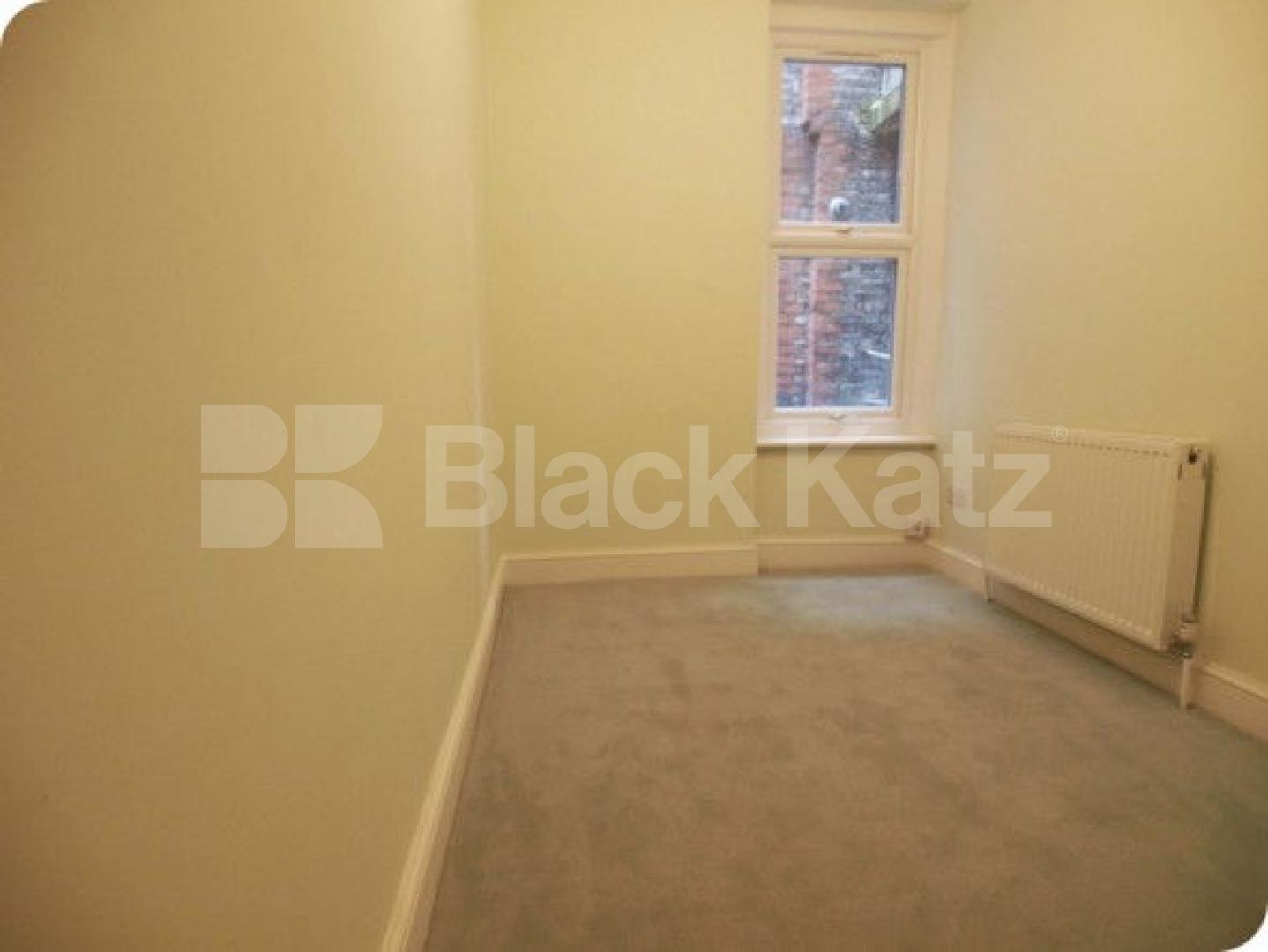 			New Instruction!, 3 Bedroom, 1 bath, 1 reception Flat			 Fortis Green Road, Muswell Hill