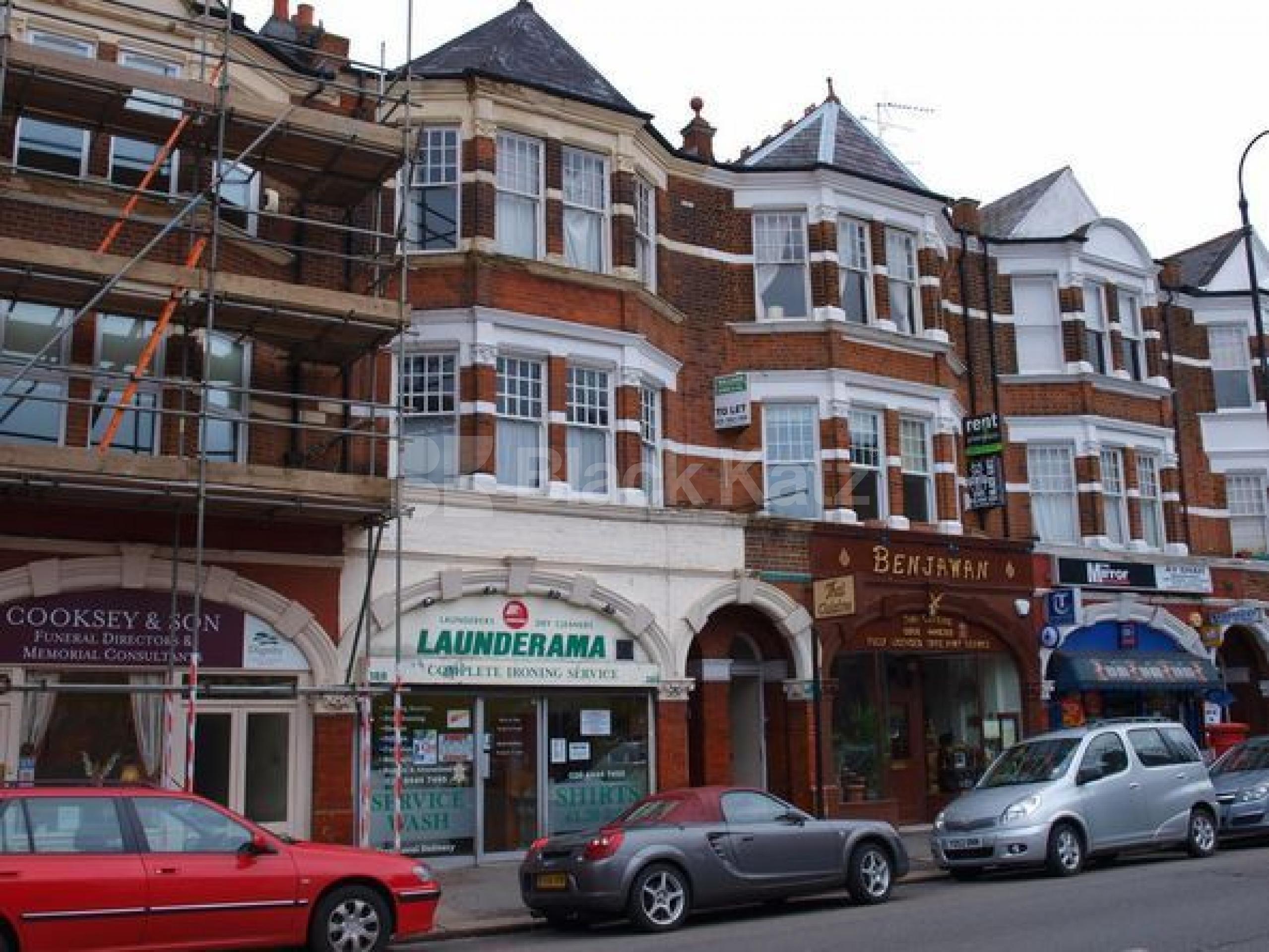 			New Instruction!, 3 Bedroom, 1 bath, 1 reception Flat			 Fortis Green Road, Muswell Hill N10