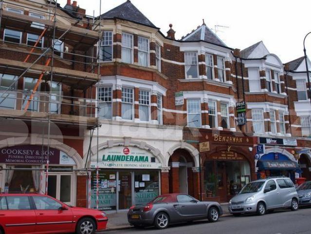 			New Instruction!, 3 Bedroom, 1 bath, 1 reception Flat			 Fortis Green Road, Muswell Hill