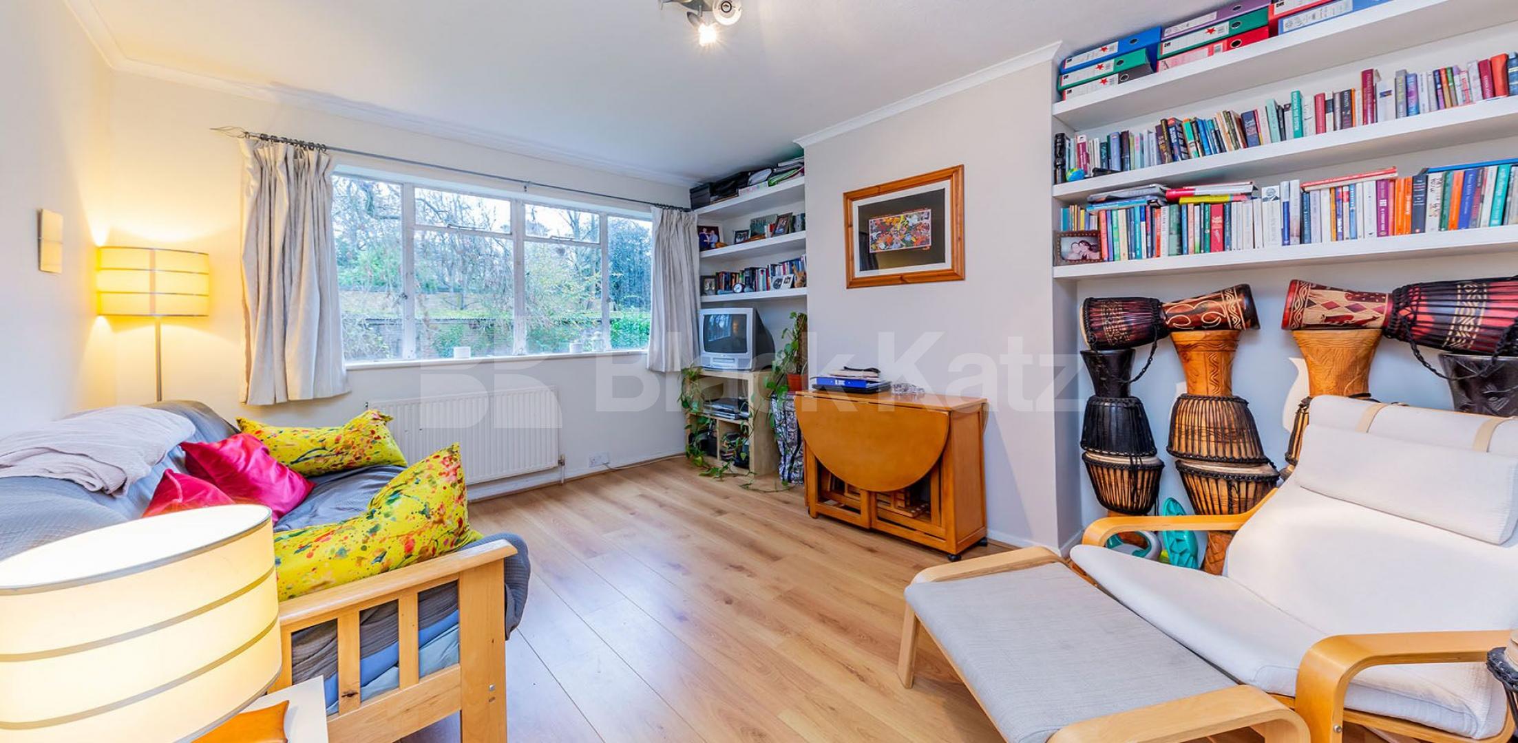 			SPACIOUS 1 BED , 1 Bedroom, 1 bath, 1 reception Flat			 Crescent Road, Crouch End