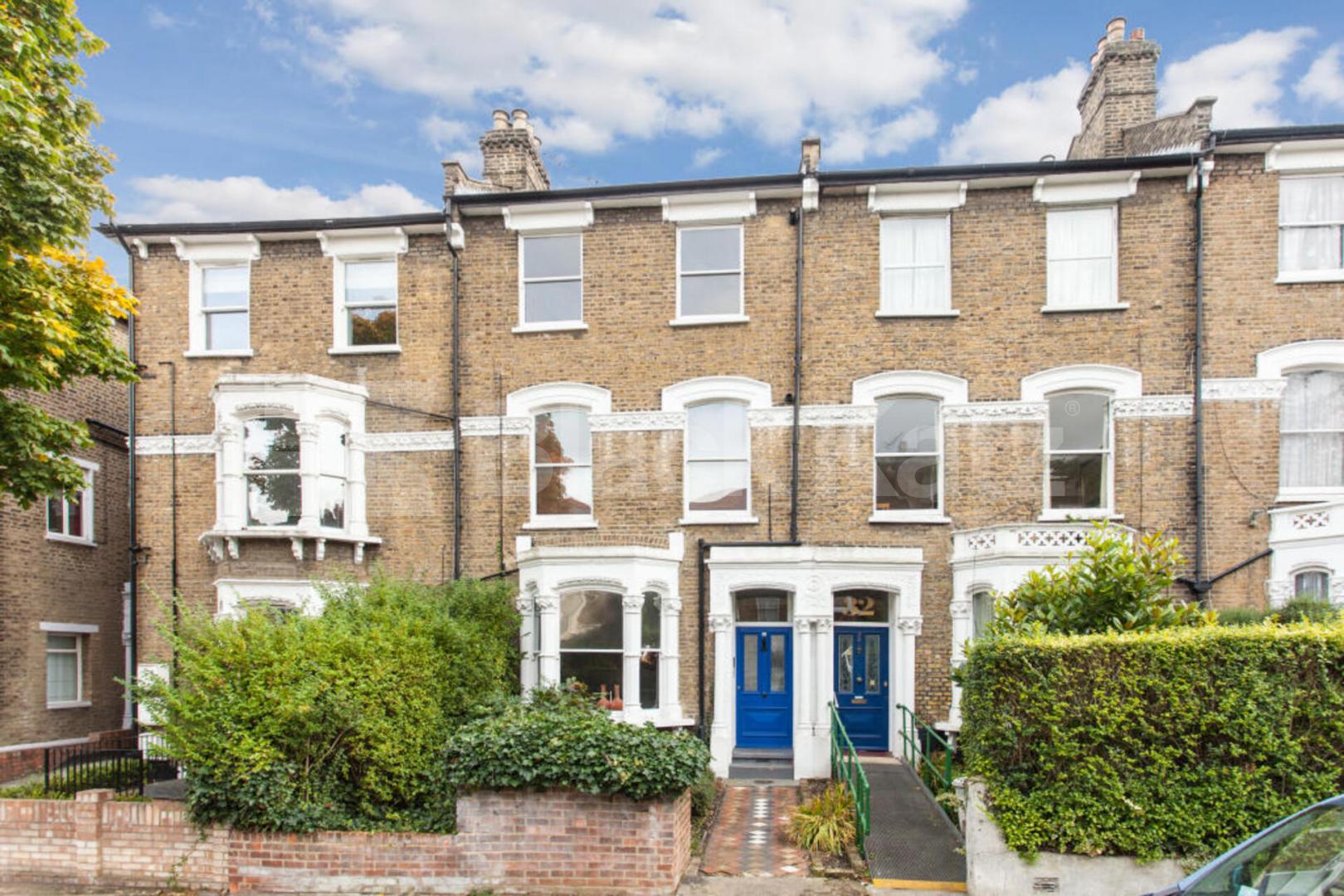 Bright 2-bed on Freegrove Rd with open-plan kitchen and modern finish Freegrove Road, Hillmarton Conservation Area 