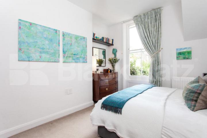 Bright 2-bed on Freegrove Rd with open-plan kitchen and modern finish Freegrove Road, Hillmarton Conservation Area 