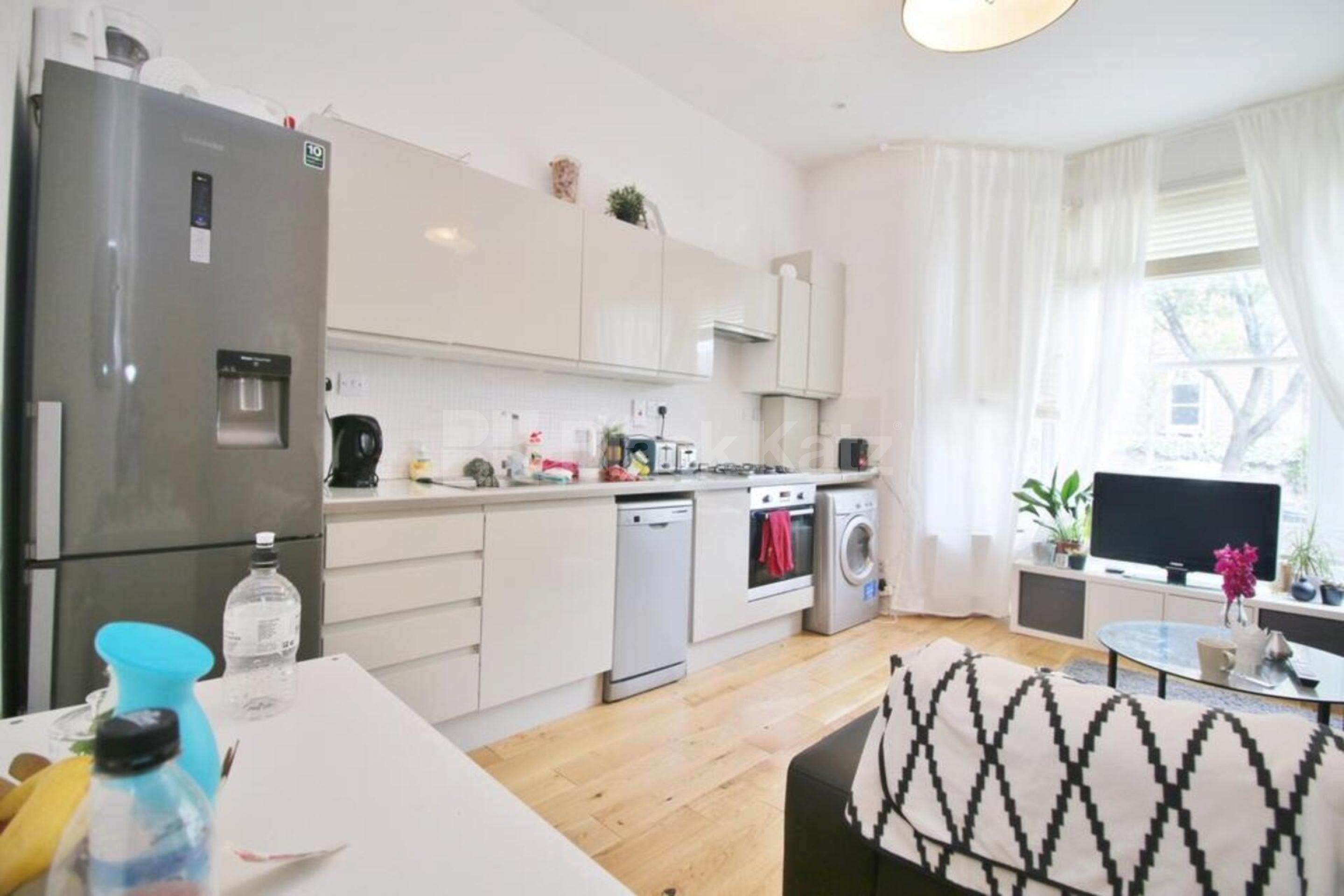 Bright 2-bed on Freegrove Rd with open-plan kitchen and modern finish Freegrove Road, Hillmarton Conservation Area  N7