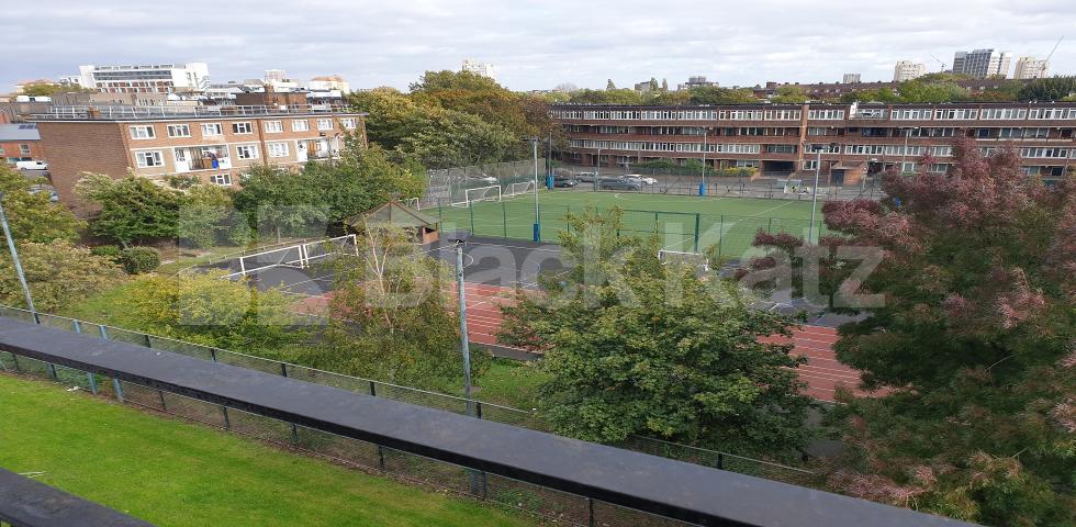 			NEW INSTRUCTION , 4 Bedroom, 1 bath, 1 reception Apartment			 St. Georges Close., Wandsworth Road/ Stockwell.  