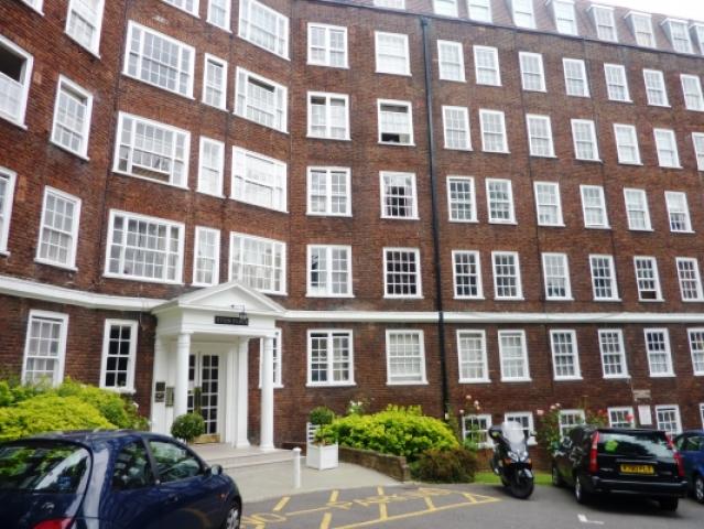 			2 Bedroom, 1 bath, 1 reception Flat			 Eton College Road, CHALK FARM
