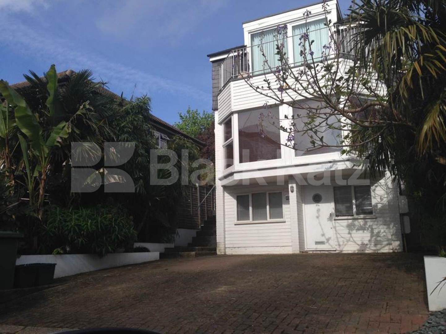 			NEW INSTRUCTION , 4 Bedroom, 1 bath, 1 reception House			 Dora Road, Wimbledon Park 