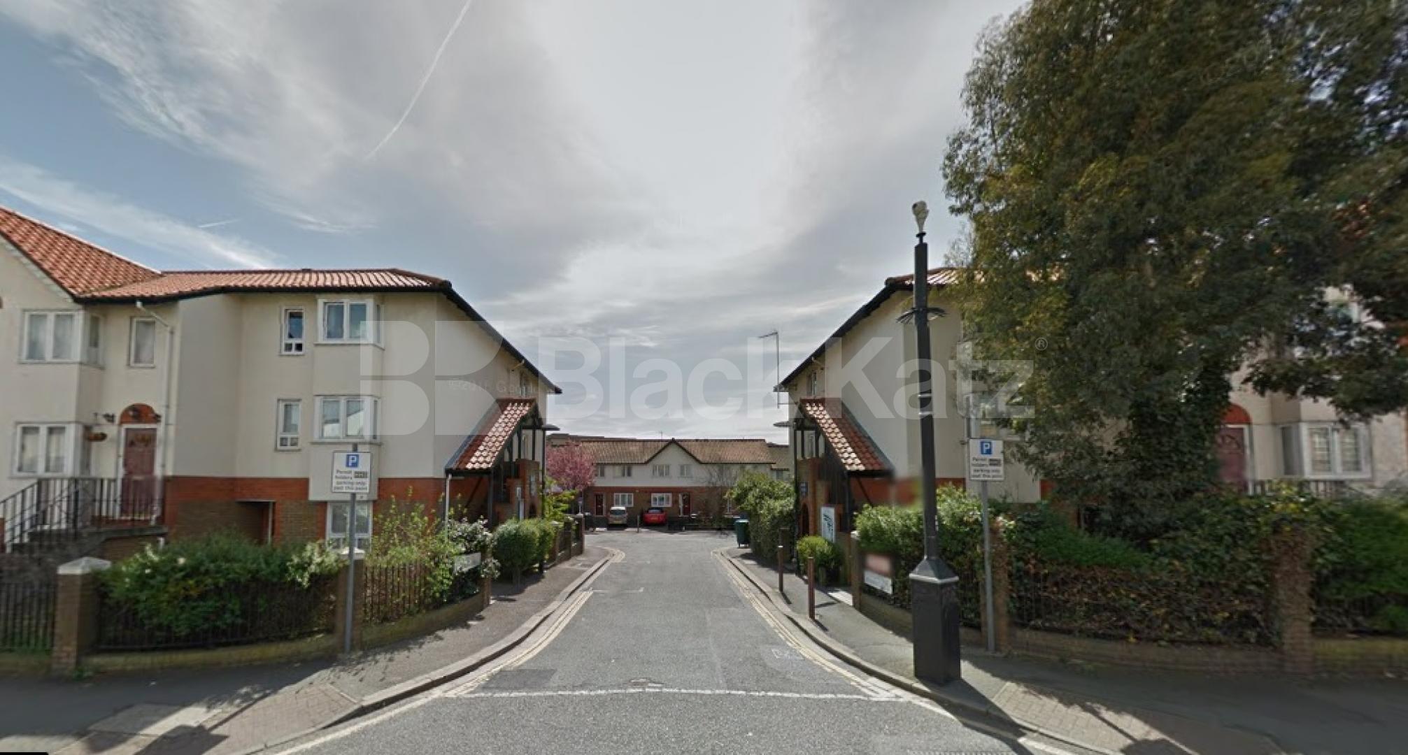 			NEW INSTRUCTION, 4 Bedroom, 1 bath, 1 reception House			 Minerva Close, Oval