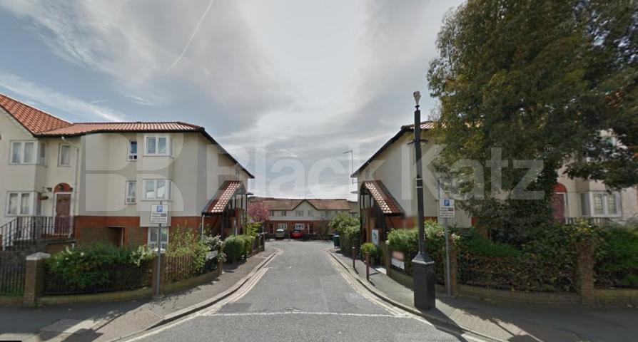 			NEW INSTRUCTION, 4 Bedroom, 1 bath, 1 reception House			 Minerva Close, Oval