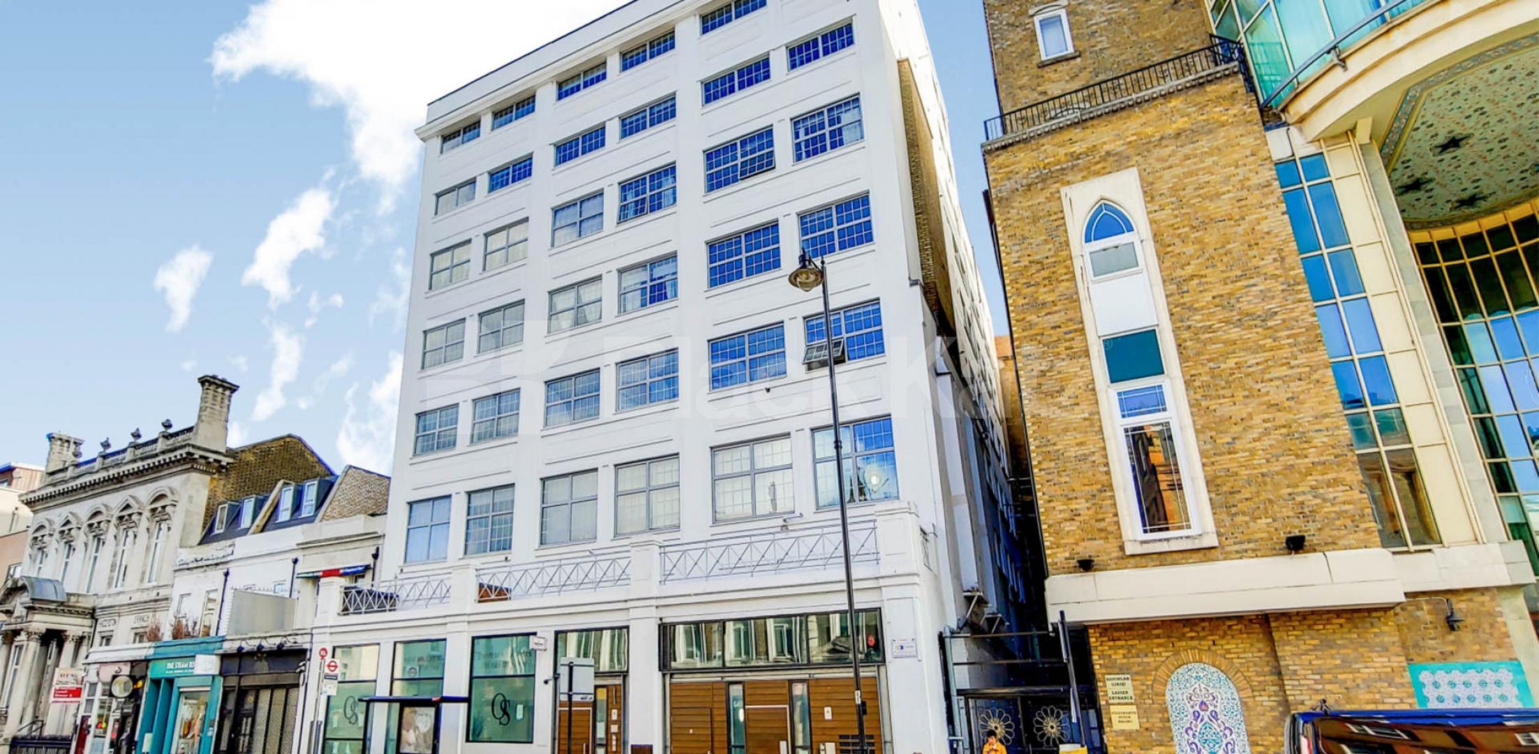 			2 Bedroom, 1 bath, 1 reception Flat			 Kingsland Road, ISLINGTON E8