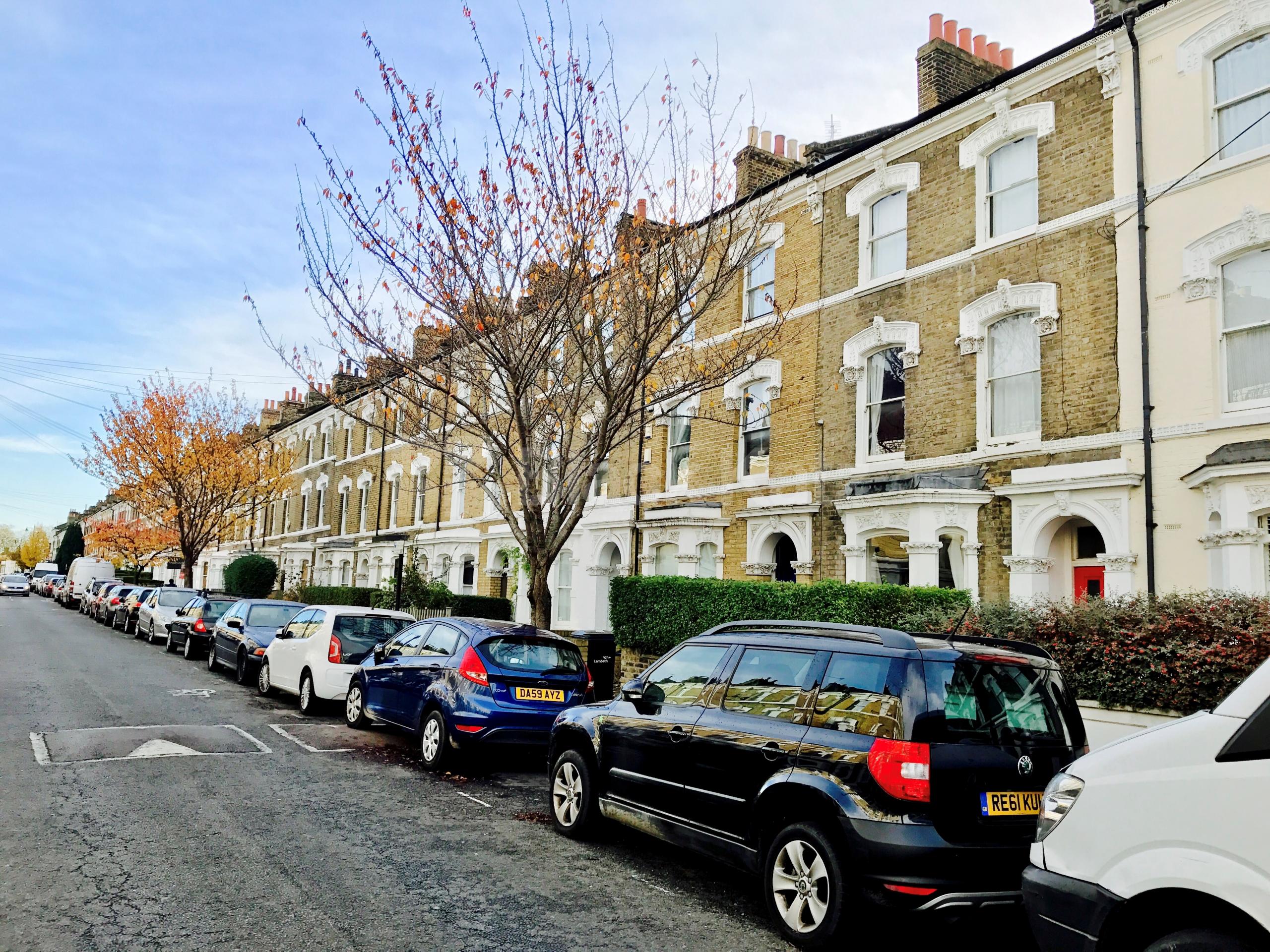 			NEW INSTRUCTION, 1 Bedroom, 1 bath, 1 reception Apartment			 Ferndale Road, Clapham North  SW4