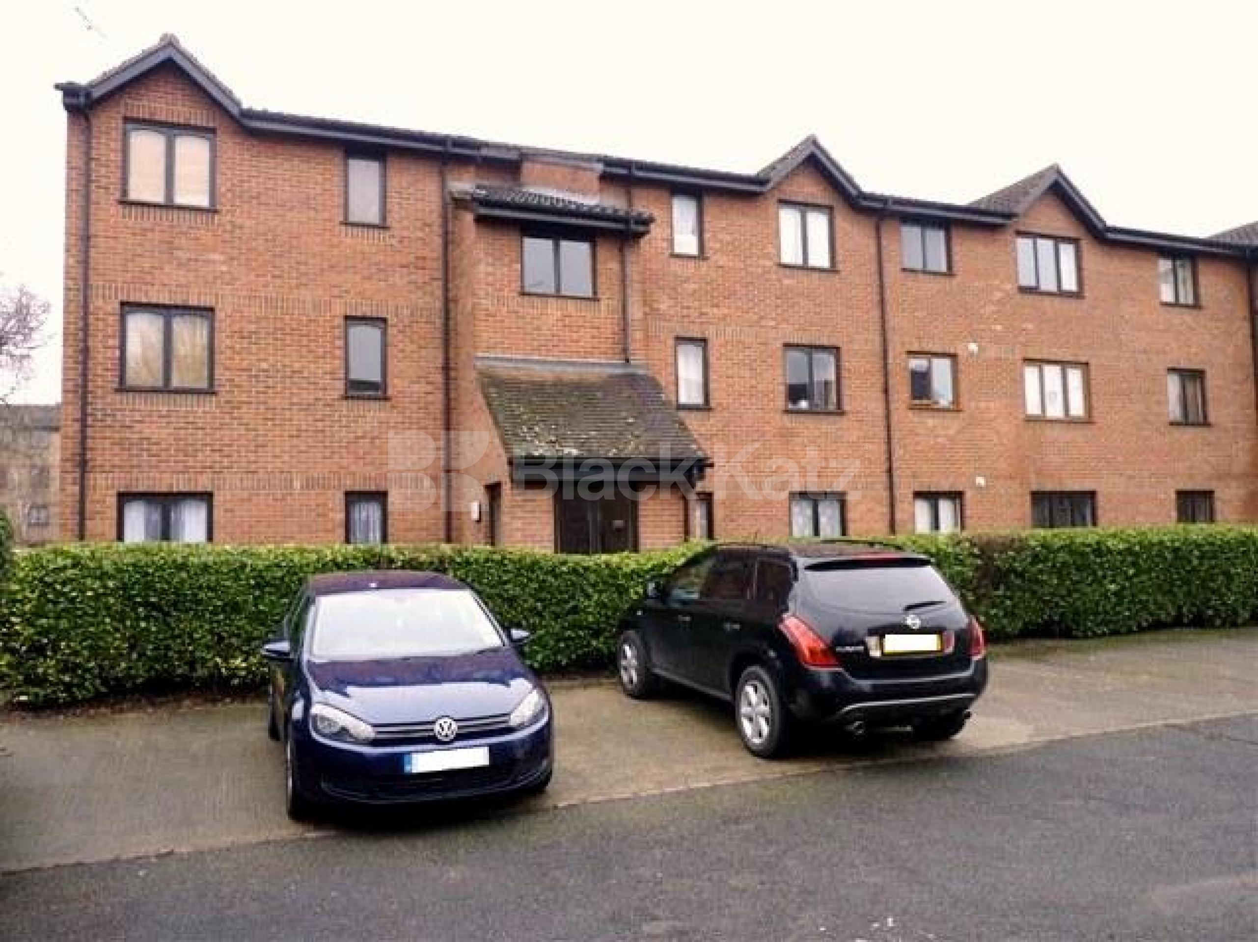 			2 Bedroom, 1 bath, 1 reception Flat			 Henderson Court, Myers Lane, , Surrey Quays SE14