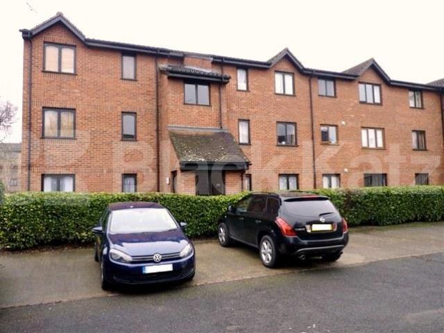 			2 Bedroom, 1 bath, 1 reception Flat			 Henderson Court, Myers Lane, , Surrey Quays