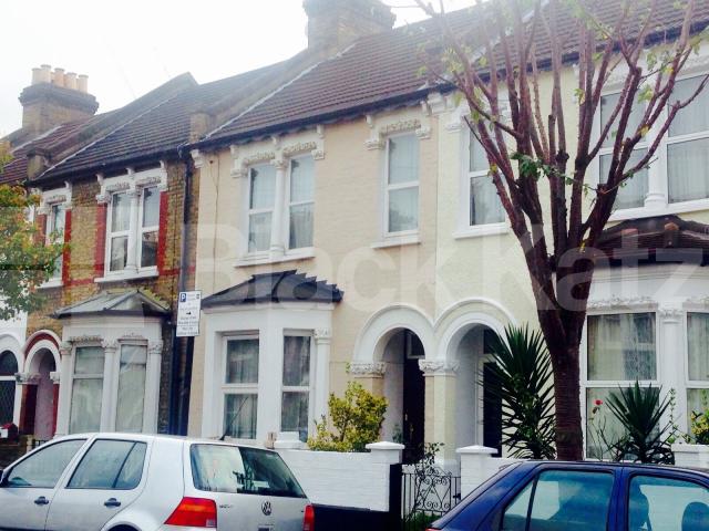 			NEW INSTRUCTION (Includes Council Tax & water rates), 1 Bedroom, 1 bath, 1 reception Apartment			 Selkirk Road, Tooting Broadway