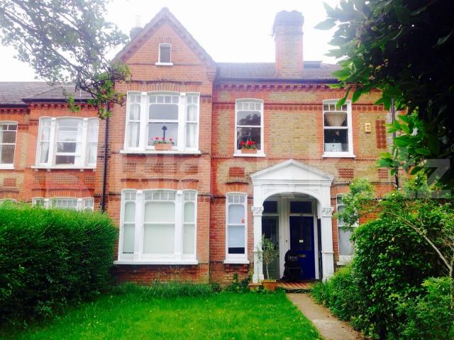 			NEW INSTRUCTION, 2 Bedroom, 1 bath, 1 reception Apartment			 Croxted Road, Herne Hill / West Dulwich