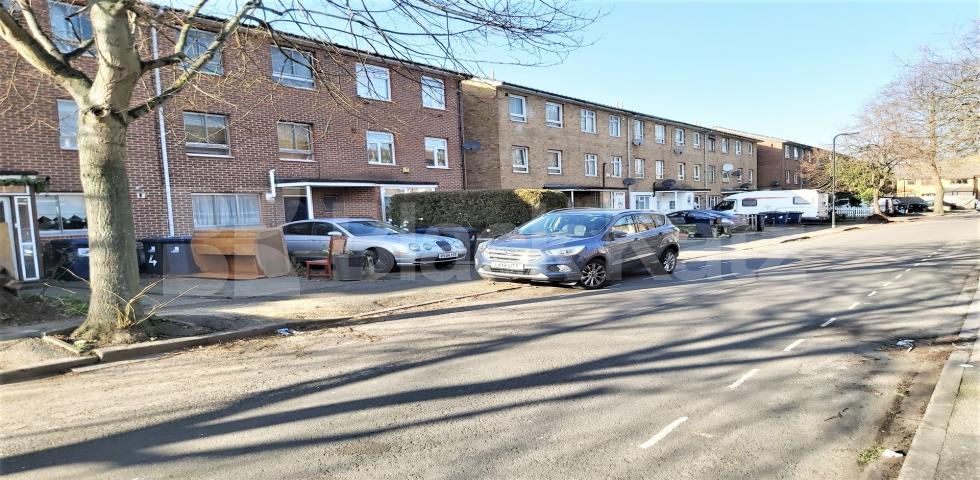 			GAS, WATER and ELECTRICITY INCLUDED, Studio Apartment, 1 bath, 1 reception Ground Floor Flat			 Wilkinson Way, ACTON CENTRAL