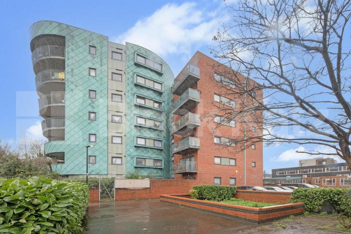 large 1 bedroom property with garden within a secure new build in Hornsey  Clarendon Road, Hornsey