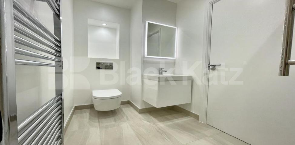 			LET , Studio Apartment, 1 bath, 1 reception Studio			 Cheshire House, Fleet Street, Chancery Lane EC4A