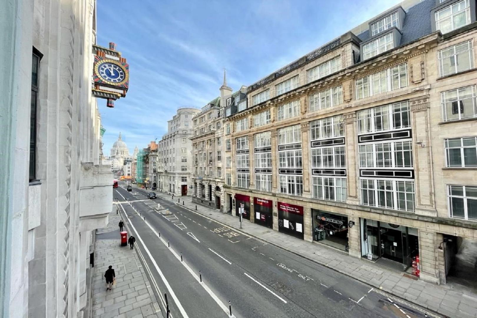 Prime Zone 1 location, duplex apartment with two bathrooms Cheshire House. Fleet Street, Chancery Lane