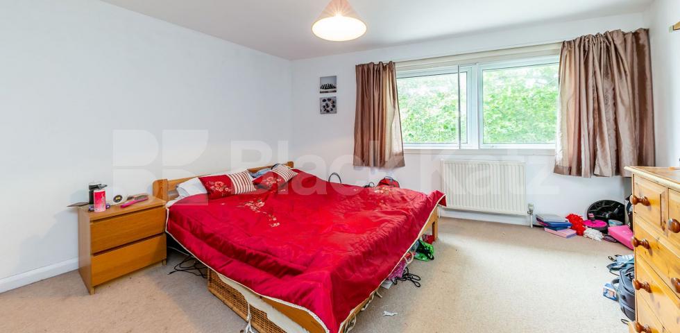 			2 Bedroom, 1 bath, 1 reception Flat			 High Road, East Finchley