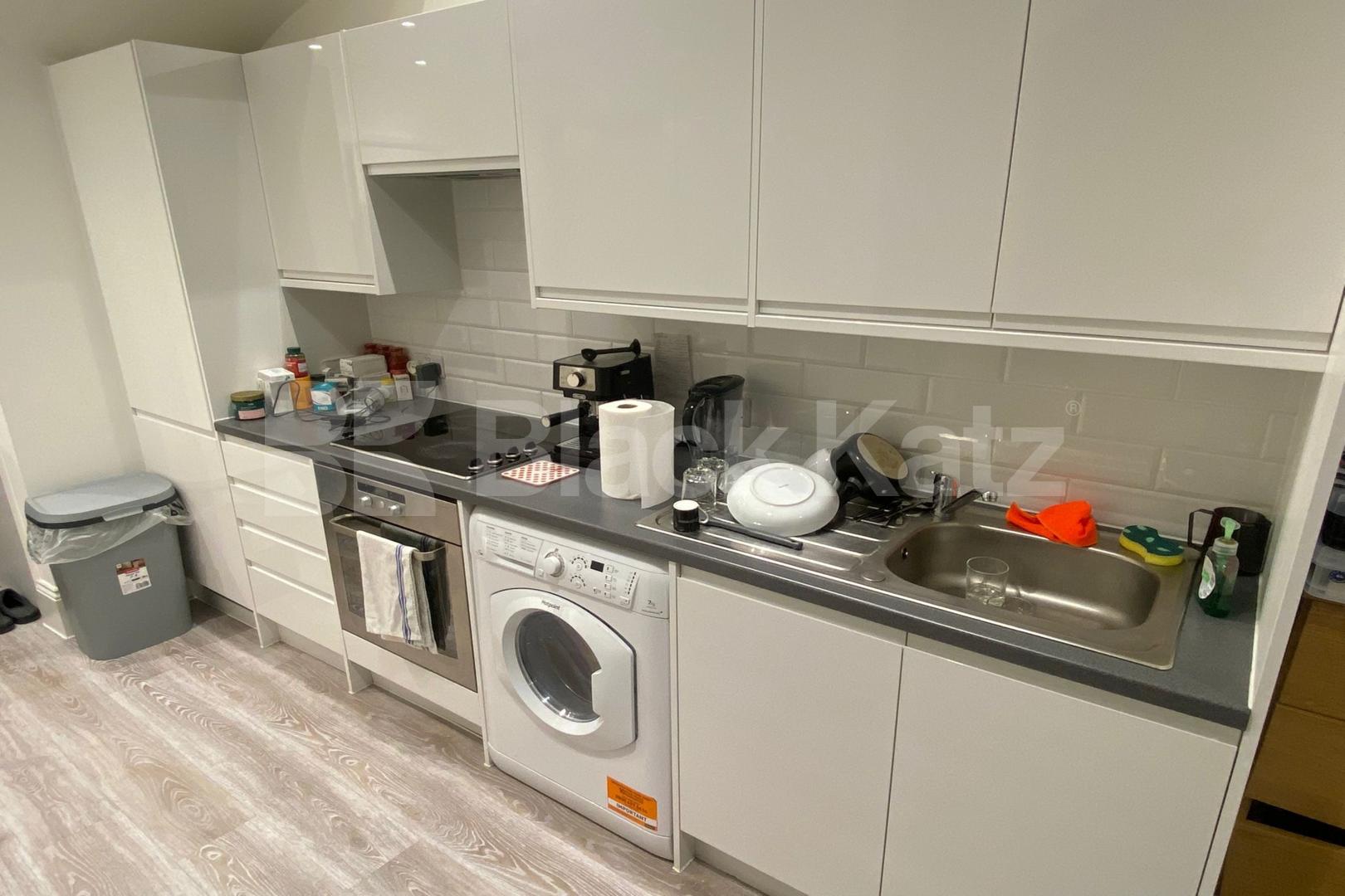 Prime location & Inclusive of Gas & Electric  Fleet Street  (Includes Gas & Electric) , Chancery Lane 