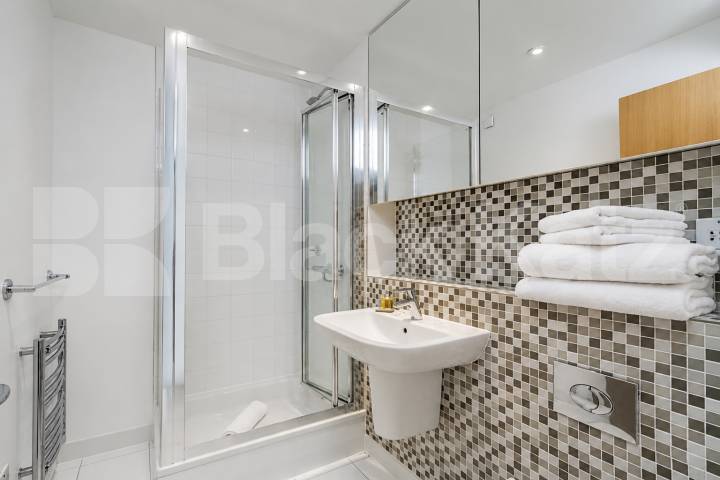 Spacious 2 Bed 2 Bath Apartment Near Spitalfields & Aldgate East Plumbers Row, Whitechapel