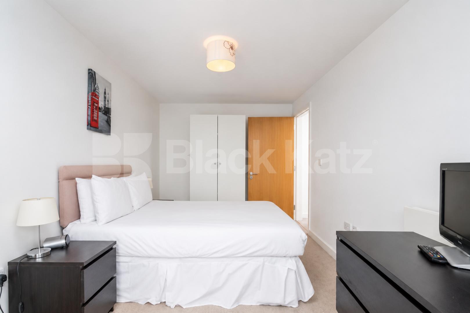 Spacious 2 Bed 2 Bath Apartment Near Spitalfields & Aldgate East Plumbers Row, Whitechapel