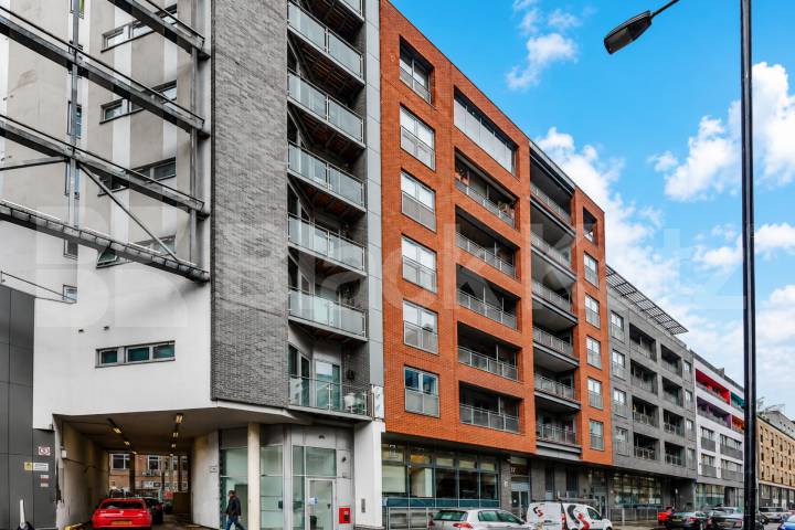 Spacious 2 Bed 2 Bath Apartment Near Spitalfields & Aldgate East Plumbers Row, Whitechapel