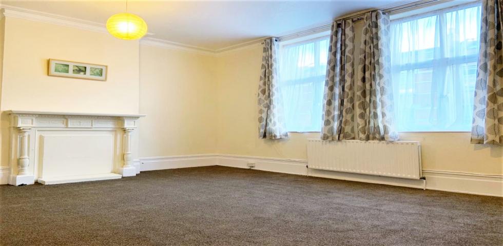 			4 Bedroom, 1 bath, 1 reception Flat			 High Road, WILLESDEN GREEN