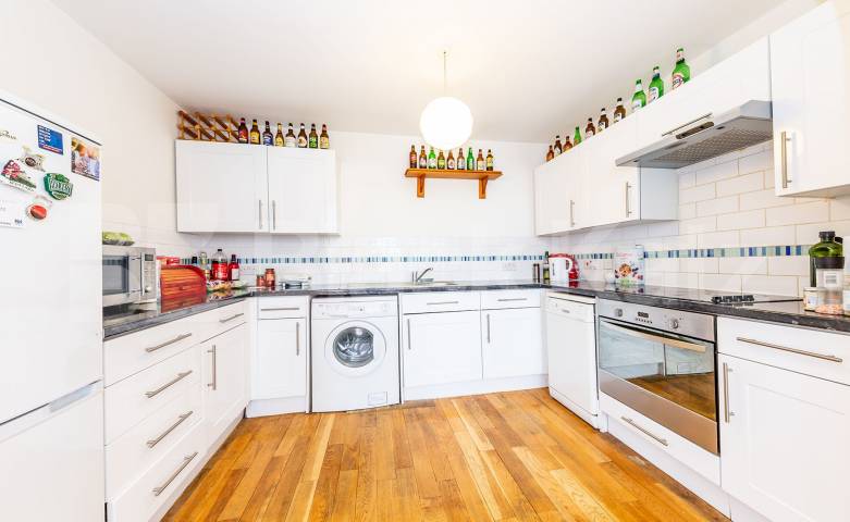 			Period Conversion, 2 Bedroom, 1 bath, 1 reception Flat			 Princes Avenue, MUSWELL HILL