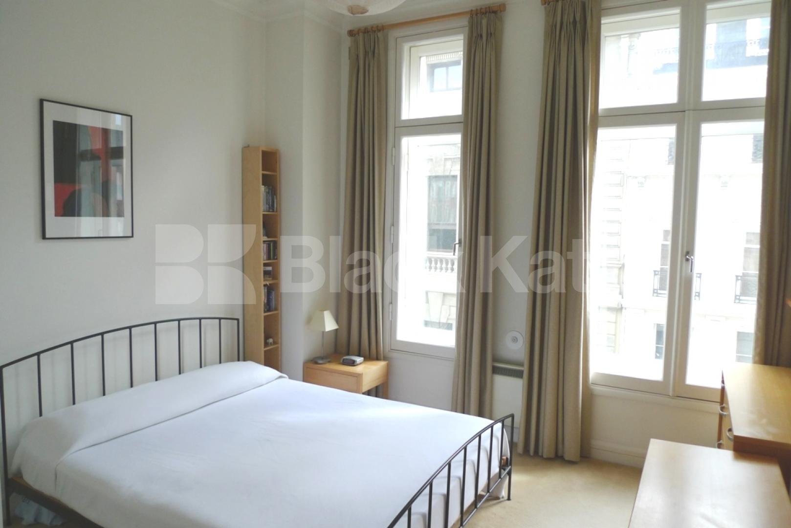 			LOCATION LOCATION LOCATION!, 1 Bedroom, 1 bath, 1 reception Flat			 Garrick Street, COVENT GARDEN