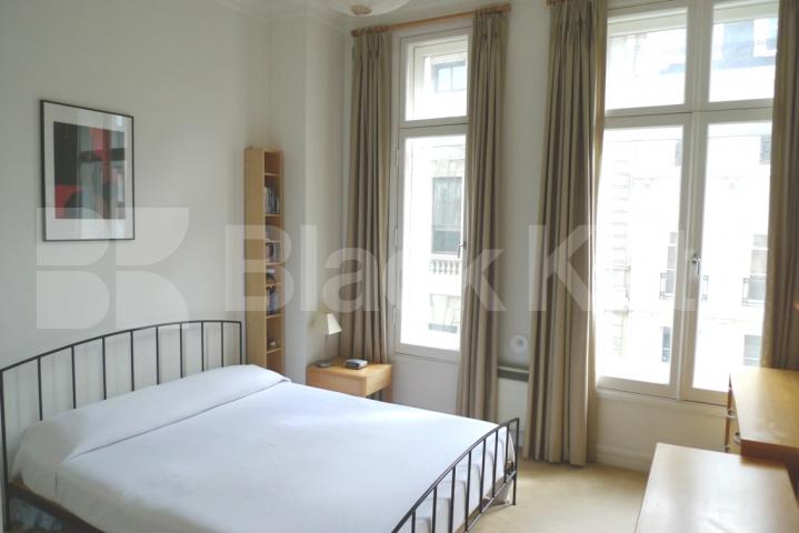 			LOCATION LOCATION LOCATION!, 1 Bedroom, 1 bath, 1 reception Flat			 Garrick Street, COVENT GARDEN