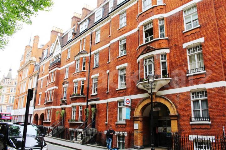 			NEW INSTRUCTION!, 2 Bedroom, 1 bath, 1 reception Flat			 Gilbert Street, Bond Street