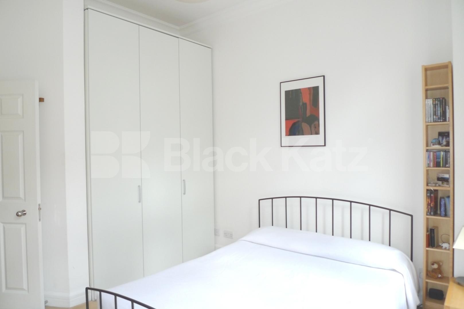 			LOCATION LOCATION LOCATION!, 1 Bedroom, 1 bath, 1 reception Flat			 Garrick Street, COVENT GARDEN